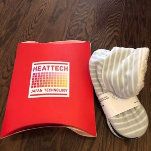 Uniqlo winter room shoes (blue and white)